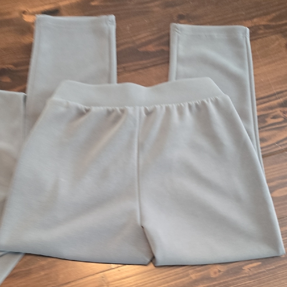 FLX Sage Green Sweatshirt and Joggers Set - Picture 5 of 8